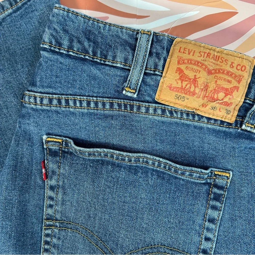 Levi’s Men's 505 Straight Regular Fit Men’s Denim Jeans Size 38x30‎